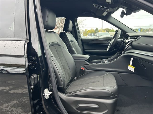 Thumbnail: 2025 Jeep Grand Cherokee - 11