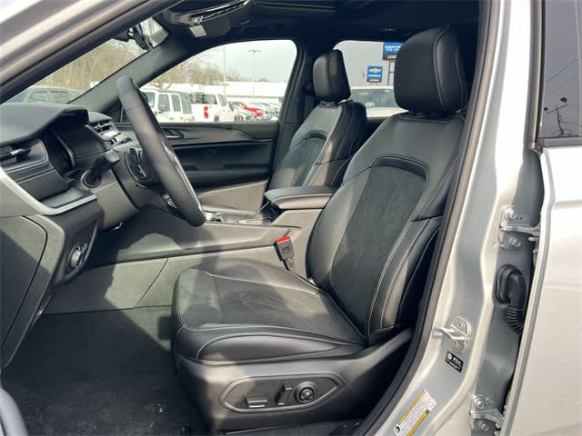 Thumbnail: 2025 Jeep Grand Cherokee - 10