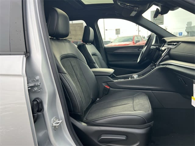 Thumbnail: 2025 Jeep Grand Cherokee - 11