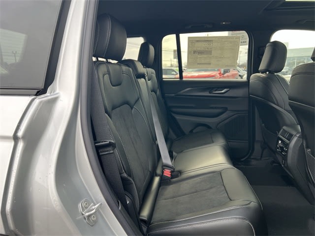 Thumbnail: 2025 Jeep Grand Cherokee - 25