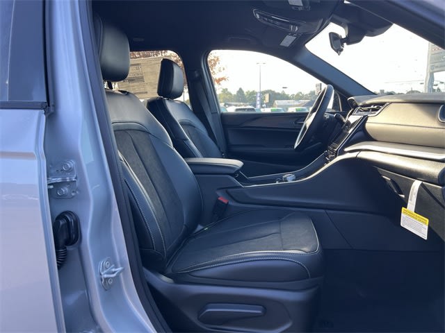 Thumbnail: 2025 Jeep Grand Cherokee - 12