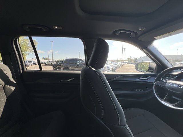 Thumbnail: 2026 Jeep Grand Cherokee - 29