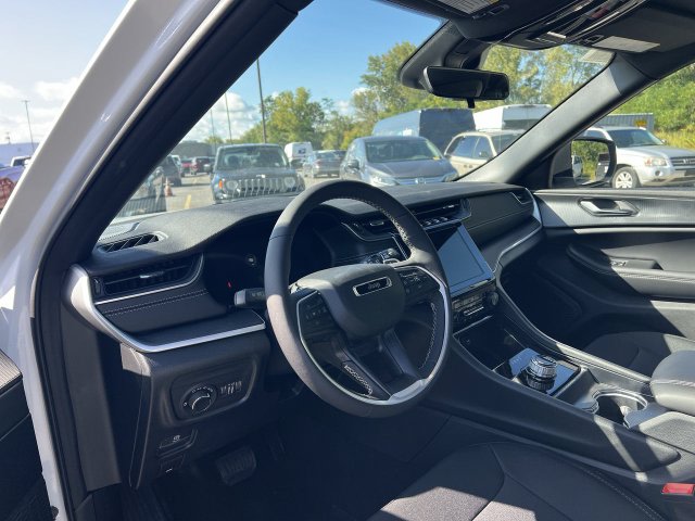 Thumbnail: 2026 Jeep Grand Cherokee - 15