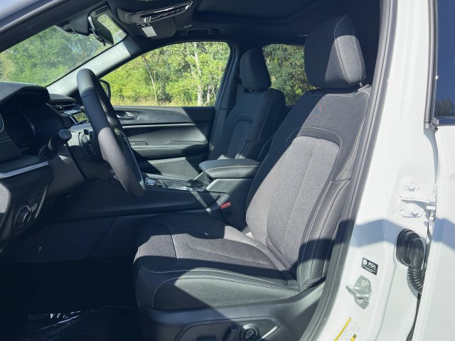 Thumbnail: 2026 Jeep Grand Cherokee - 11