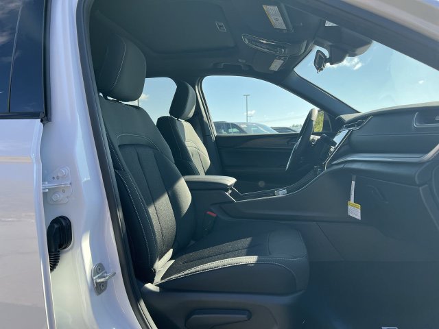 Thumbnail: 2026 Jeep Grand Cherokee - 12