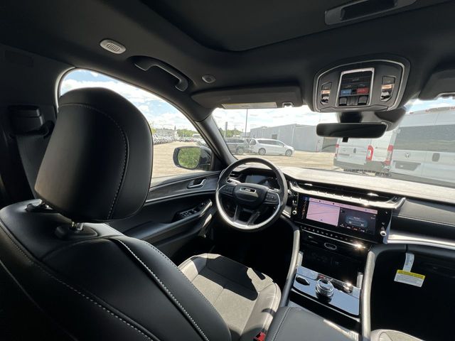 Thumbnail: 2026 Jeep Grand Cherokee - 13