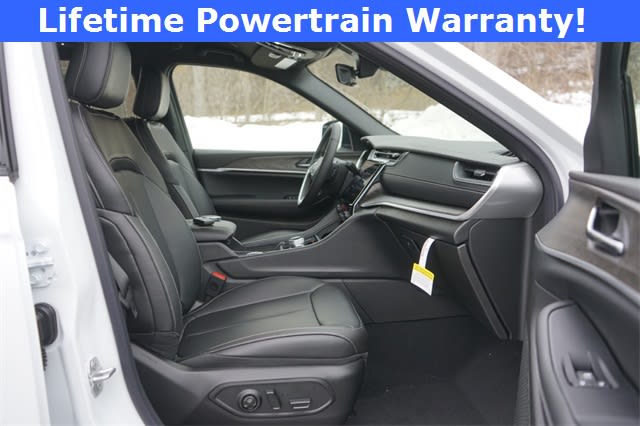 Thumbnail: 2025 Jeep Grand Cherokee - 31