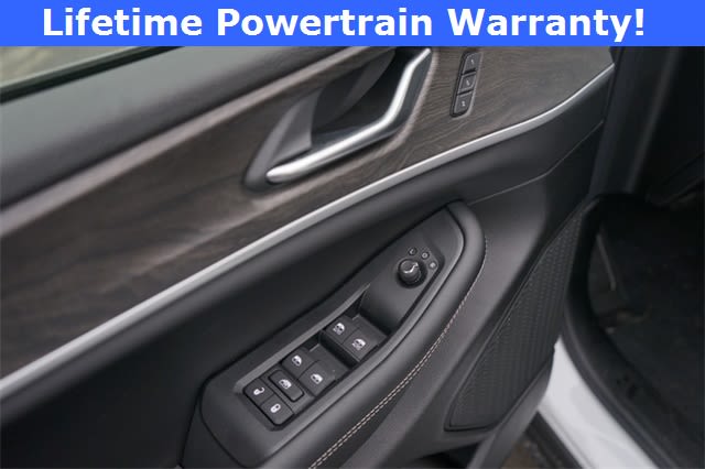 Thumbnail: 2025 Jeep Grand Cherokee - 25