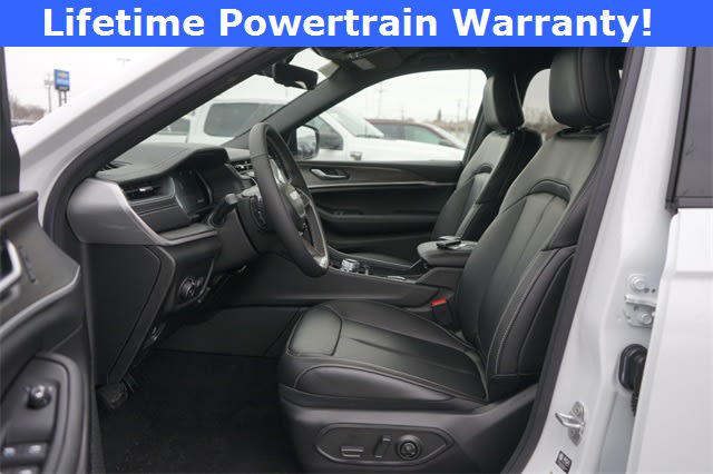 Thumbnail: 2025 Jeep Grand Cherokee - 10