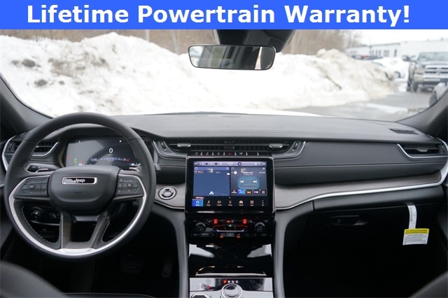 Thumbnail: 2025 Jeep Grand Cherokee - 9