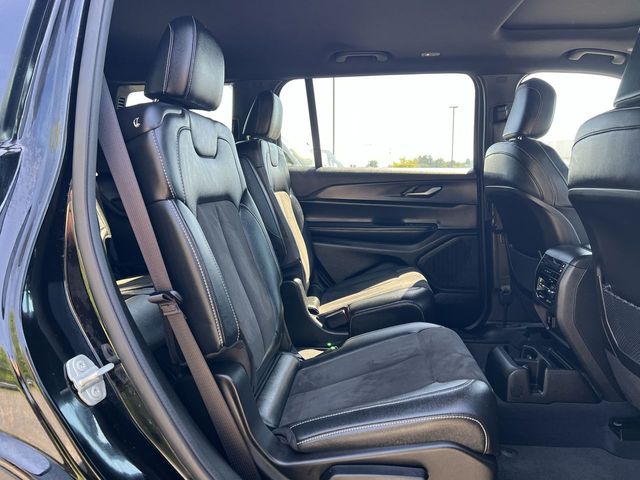 Thumbnail: 2023 Jeep Grand Cherokee L - 32
