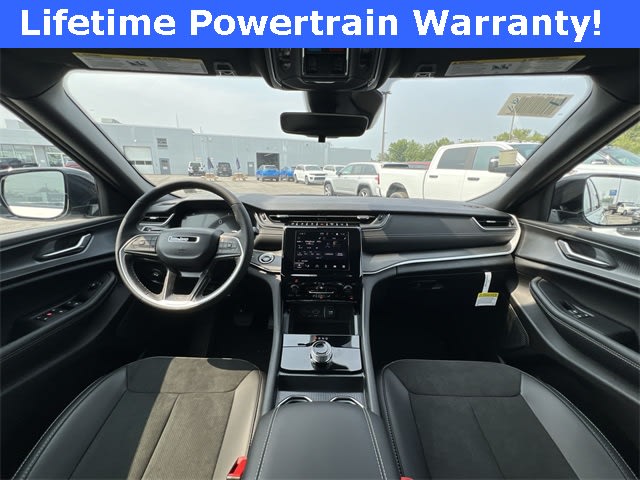 Thumbnail: 2025 Jeep Grand Cherokee L - 8