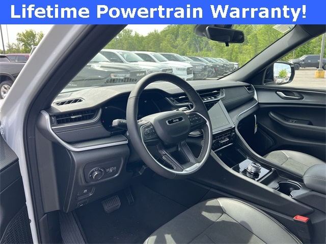 Thumbnail: 2025 Jeep Grand Cherokee L - 2