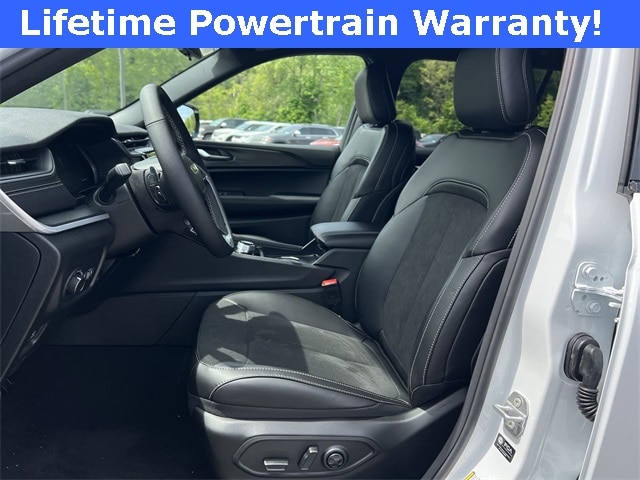 Thumbnail: 2025 Jeep Grand Cherokee L - 8