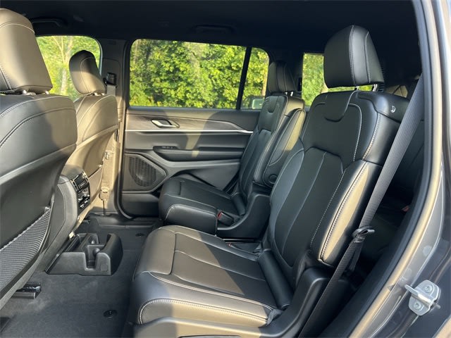 Thumbnail: 2024 Jeep Grand Cherokee L - 24