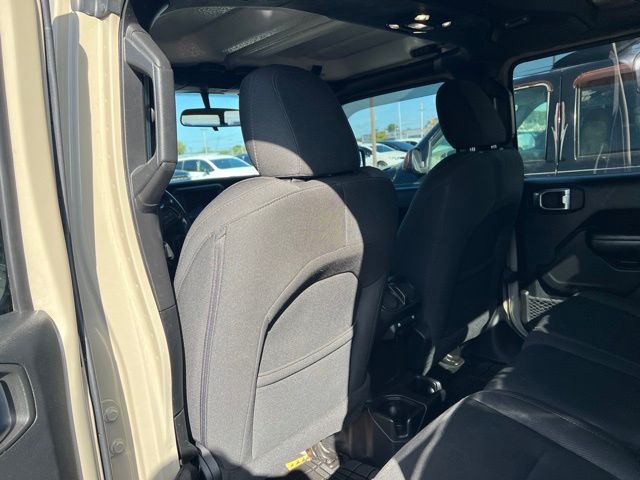 Thumbnail: 2020 Jeep Gladiator - 13