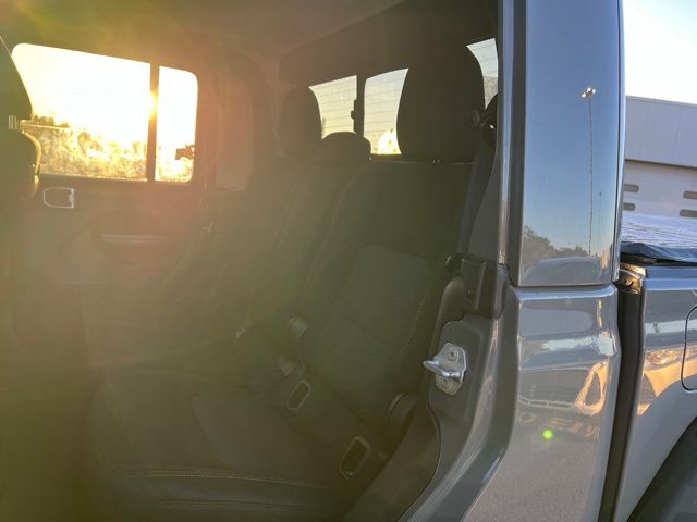 Thumbnail: 2021 Jeep Gladiator - 20