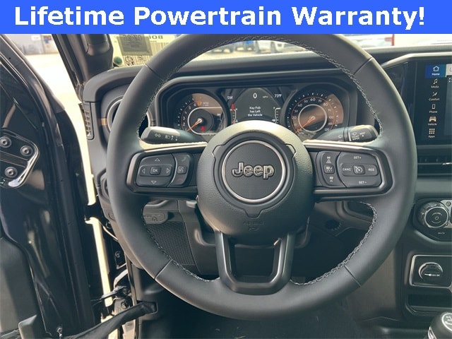 Thumbnail: 2025 Jeep Gladiator - 13