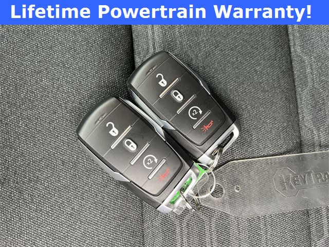 Thumbnail: 2026 RAM 1500 - 17