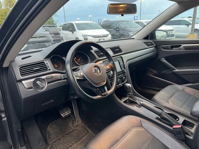 Thumbnail: 2017 Volkswagen Passat - 2