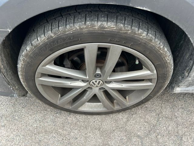 Thumbnail: 2017 Volkswagen Passat - 8