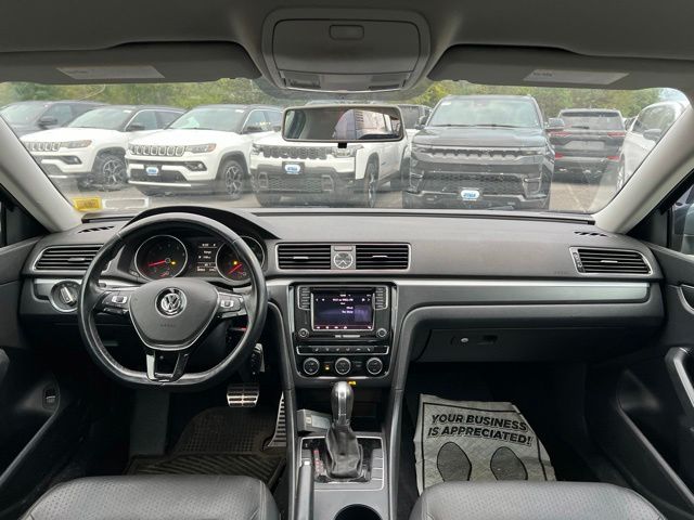 Thumbnail: 2017 Volkswagen Passat - 10