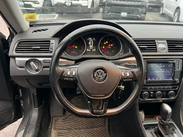 Thumbnail: 2017 Volkswagen Passat - 14