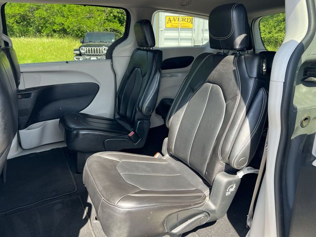 Thumbnail: 2023 Chrysler Pacifica - 30