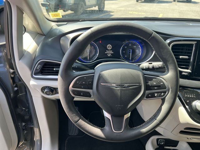 Thumbnail: 2023 Chrysler Pacifica - 33