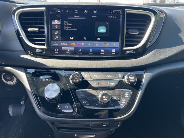 Thumbnail: 2027 Chrysler Pacifica - 16