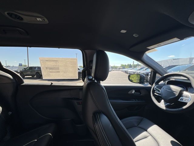 Thumbnail: 2027 Chrysler Pacifica - 28