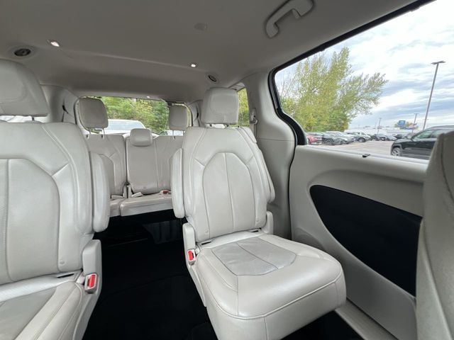 Thumbnail: 2019 Chrysler Pacifica - 12