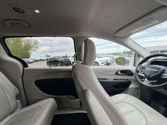 Thumbnail: 2019 Chrysler Pacifica - 26