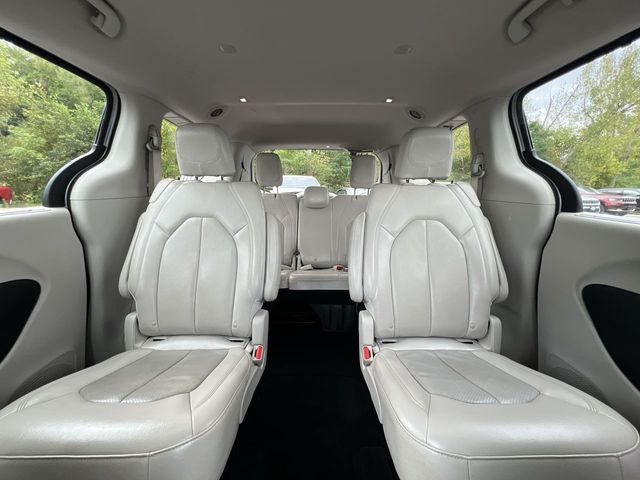 Thumbnail: 2019 Chrysler Pacifica - 11
