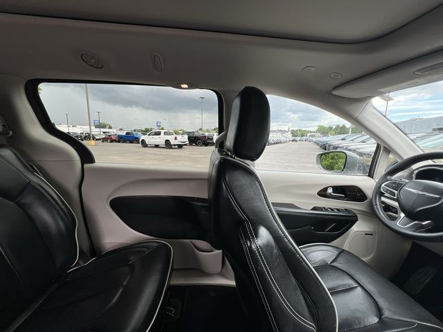 Thumbnail: 2022 Chrysler Pacifica - 28
