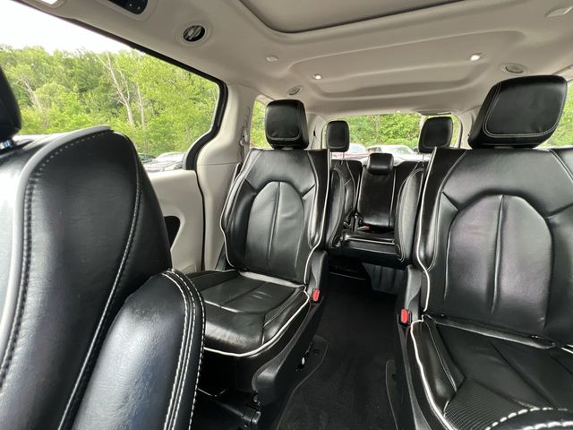 Thumbnail: 2022 Chrysler Pacifica - 25