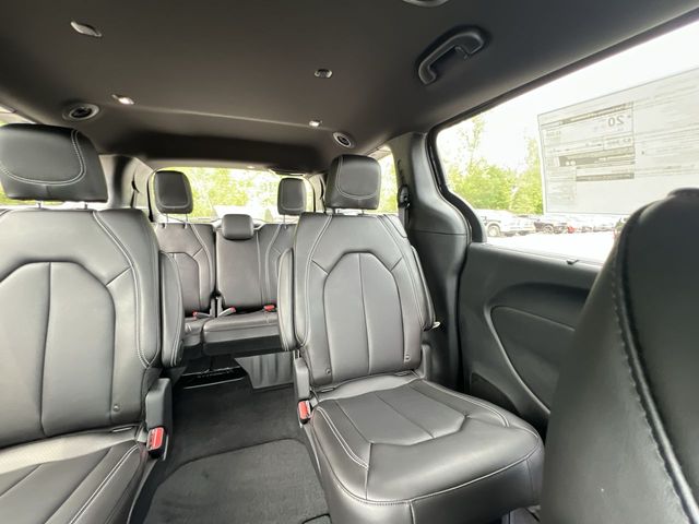 Thumbnail: 2027 Chrysler Pacifica - 28