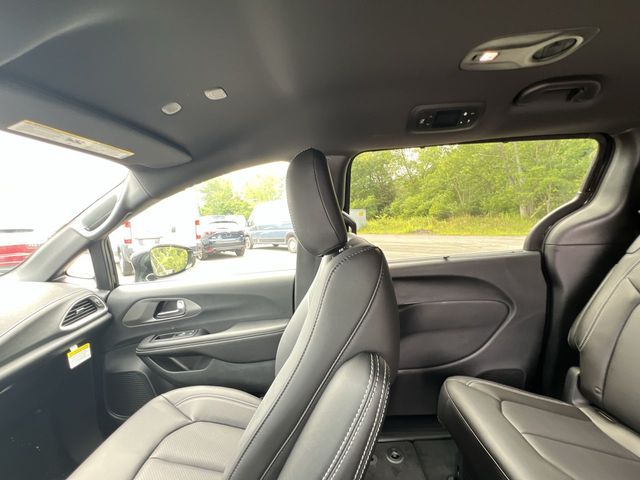 Thumbnail: 2027 Chrysler Pacifica - 13