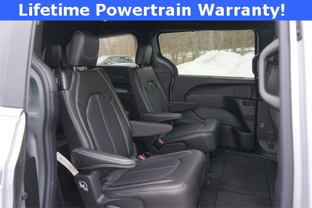 Thumbnail: 2026 Chrysler Pacifica - 30