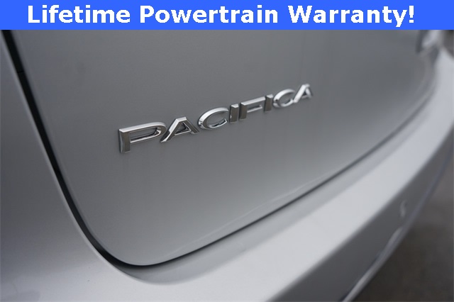 Thumbnail: 2026 Chrysler Pacifica - 7