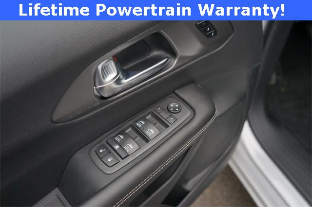 Thumbnail: 2026 Chrysler Pacifica - 26