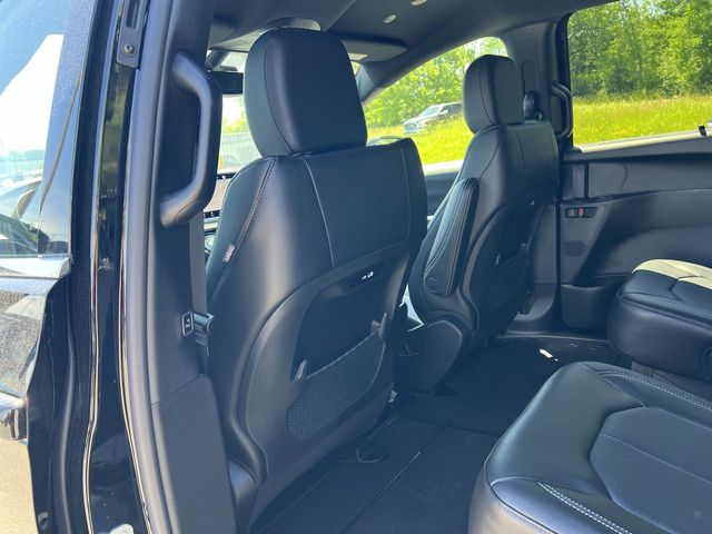 Thumbnail: 2027 Chrysler Pacifica - 29