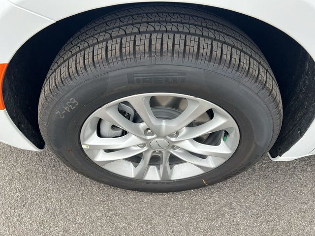 Thumbnail: 2027 Chrysler Pacifica - 8