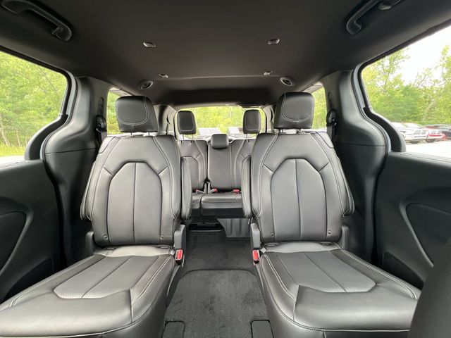 Thumbnail: 2027 Chrysler Pacifica - 27