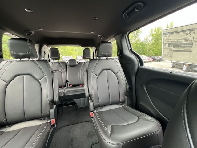 Thumbnail: 2027 Chrysler Pacifica - 28
