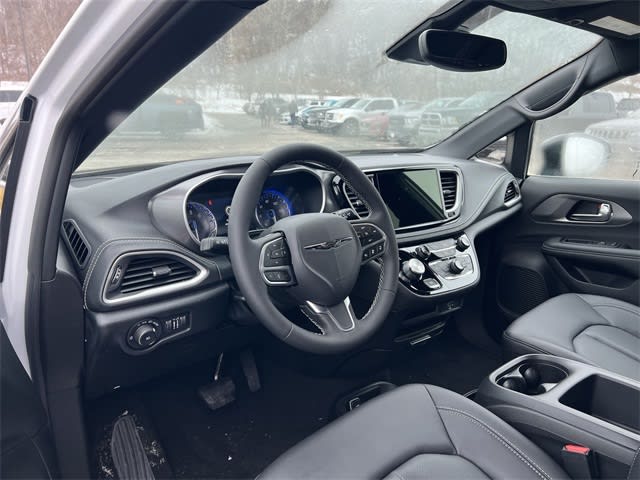 Thumbnail: 2026 Chrysler Pacifica - 2