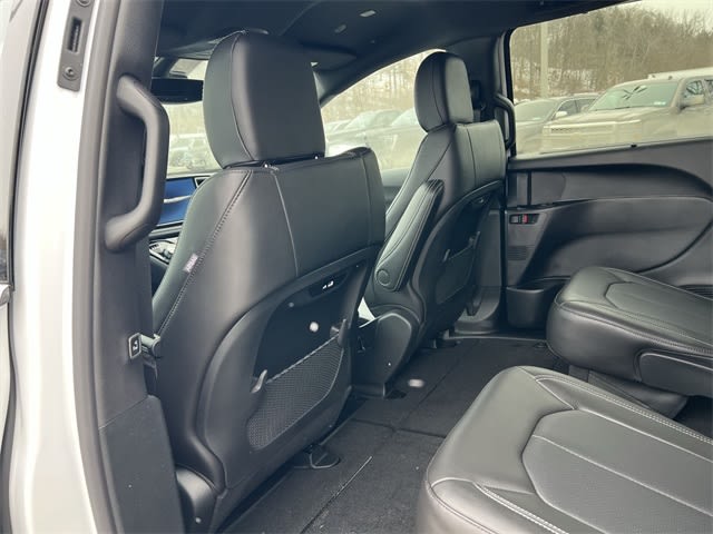 Thumbnail: 2026 Chrysler Pacifica - 13