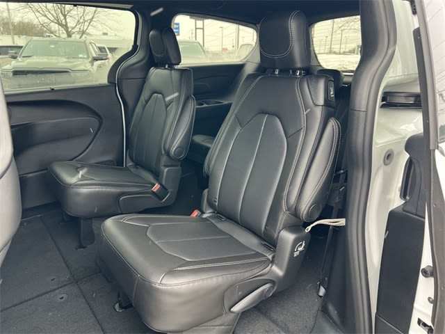 Thumbnail: 2026 Chrysler Pacifica - 25