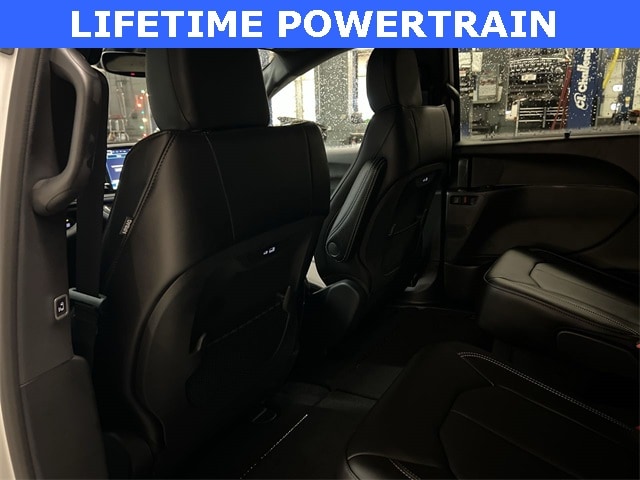 Thumbnail: 2026 Chrysler Pacifica - 13