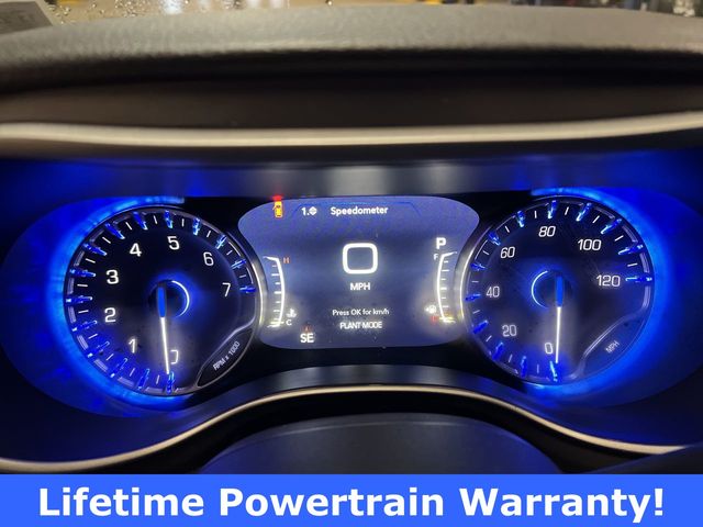 Thumbnail: 2026 Chrysler Pacifica - 16